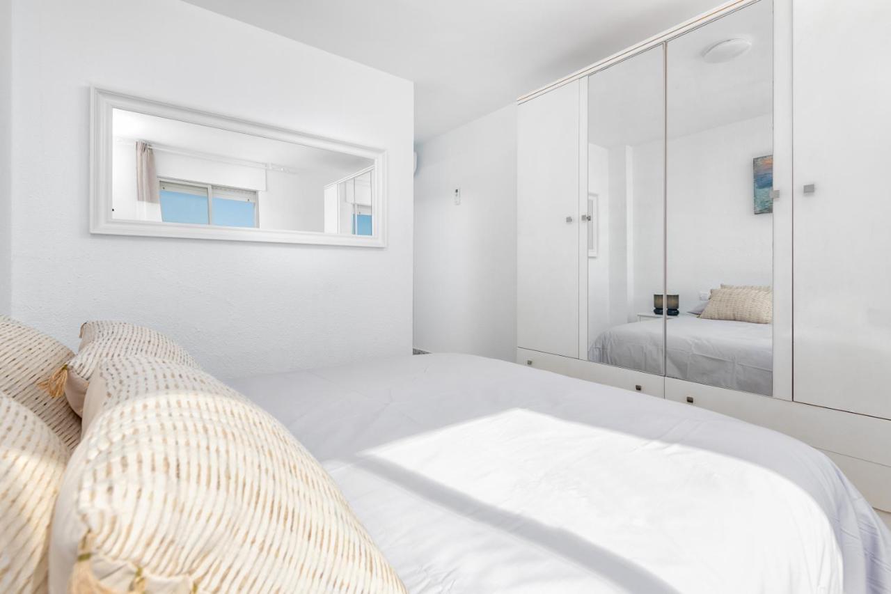 Amazing Sea View Apartment And Relax Area Rincón de la Victoria Exteriör bild
